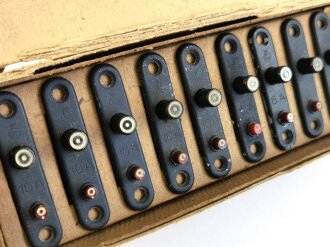 Luftwaffe,  Selbstschalter  Gerät 19-9401 C-1. Ungebraucht, sie erhalten ein ( 1 ) Stück aus der originalen Umverpackung