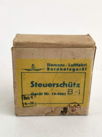 Luftwaffe Steuerschütz , Gerät Nr. 19-9005, in der originalen Umverpackung, Funktion nicht geprüft