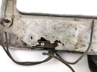 Luftwaffe, Aufhängerahmen REZ4  mit Bandkabel und Stecker, für Empfänger Peil G IV. Grob gereinigter Bodenfund