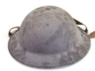 Großbritannien Stahlhelm , das Innenfutter datiert 1949. Eingestaubtes Stück