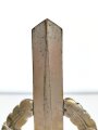NSKOV Fahnenspitze. Hersteller "Otto Gahr München" Originallack, Gesamthöhe 38cm. Ungereinigtes Stück