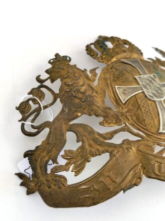 Bayern, Emblem für eine Pickelhaube für einen Reserveoffizier. Wuchtiges Stück, Abstand der Gewindestangen 74mm