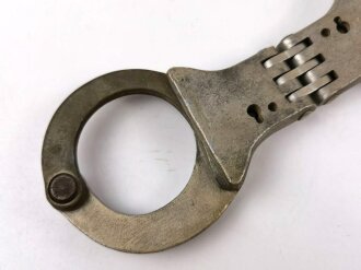 Deutsche Polizei, Paar Handschellen , Schlüssel fehlt