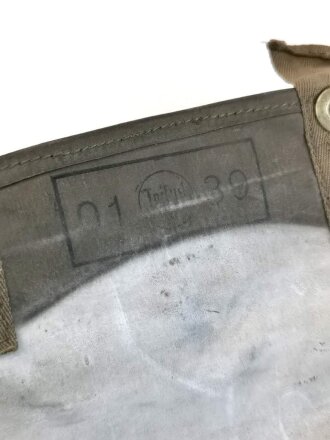 Gasplane in gummierter Tasche der Wehrmacht. Die Tasche datiert 1939