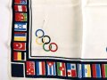 Olympiade 1936 Berlin, Erinnerungstuch mit den Fahnen der teilnehmenden Länder. Maße etwa 40 x 40cm