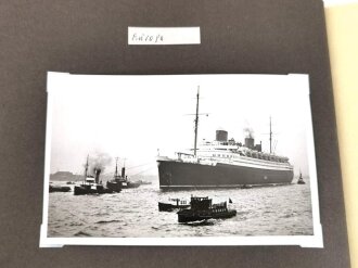 KDF Schiff " Wilhelm Gustloff" Album anlässlich der Fahrt nach Norwegen 1938. Album neuzeitlich bestückt mit Schiffs Fahrkarte, 5 Tagesprogramme, diverse Postkarten sowie Feldpost eines Matrosen an Bord