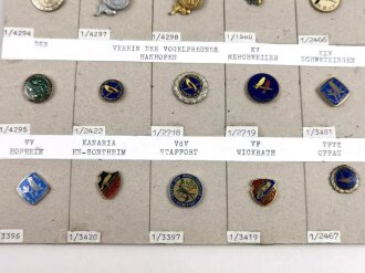 Deutschland nach 1945, Sammlung 25 Stück Abzeichen zum Thema "Vögel" jeweils komplett mit Nadel bzw. Nadelsystem