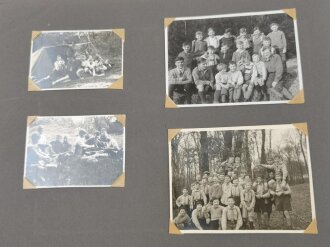 Fotoalbum Deutsches Jungvolk/ Hitlerjugend mit 43 Fotos zum Thema, dazu kommen diverse Zivile und 33 weitere mit militärischem Bezug