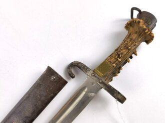 Österreich Seitengewehr Mannlicher 1895 mit Haken für Portepee. Scheide original lackiert. Hirschhorngriffschalen sowie Trägerinitialen in der Zeit ergänzt,  guter Gesamtzustand