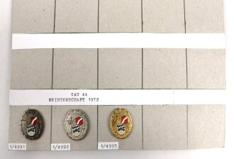 Deutschland nach 1945, Sammlung 11 Stück Abzeichen zum Thema "Schießsport" jeweils komplett mit Nadel bzw. Nadelsystem