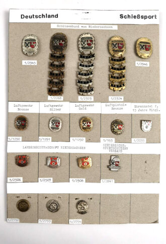 Deutschland nach 1945, Sammlung 17 Stück Abzeichen zum Thema "Schießsport" jeweils komplett mit Nadel bzw. Nadelsystem