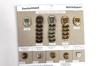 Deutschland nach 1945, Sammlung 17 Stück Abzeichen zum Thema "Schießsport" jeweils komplett mit Nadel bzw. Nadelsystem