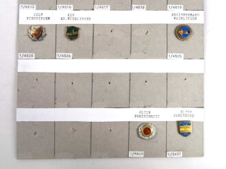 Deutschland nach 1945, Sammlung 13 Stück Abzeichen zum Thema "Kleintierzüchter " jeweils komplett mit Nadel bzw. Nadelsystem