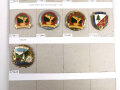 Deutschland und Österreich nach 1945, Sammlung 9 Stück Abzeichen zum Thema "Dem treuen Gast" jeweils komplett mit Nadel bzw. Nadelsystem