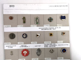 Deutschland nach 1945, Sammlung  25 Stück Abzeichen zum Thema "Religion / Weltanschauung " jeweils komplett mit Nadel bzw. Nadelsystem