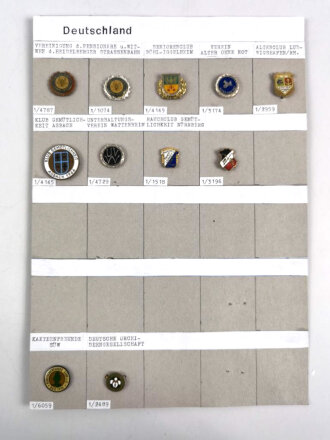 Deutschland nach 1945, Sammlung  11 Stück Abzeichen zum Thema "Senioren und Gemütlichkeit " jeweils komplett mit Nadel bzw. Nadelsystem