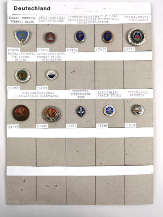 Deutschland nach 1945, Sammlung  12 Stück Abzeichen zum Thema " Berufe " jeweils komplett mit Nadel bzw. Nadelsystem