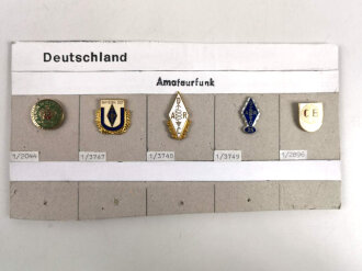 Deutschland nach 1945, Sammlung  5 Stück Abzeichen zum Thema " Amateurfunk " jeweils komplett mit Nadel bzw. Nadelsystem