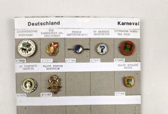 Deutschland nach 1945, Sammlung  8 Stück Abzeichen zum Thema " Karneval " jeweils komplett mit Nadel bzw. Nadelsystem