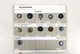 Deutschland nach 1945, Sammlung 12 Stück Abzeichen zum Thema "Tierschutz " jeweils komplett mit Nadel bzw. Nadelsystem