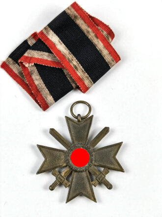 Kriegsverdienstkreuz 2. Klasse 1939 mit Schwertern, Zink  mit Bandabschnitt