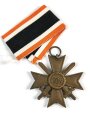 Kriegsverdienstkreuz 2. Klasse 1939 mit Schwertern mit Bandabschnitt in der ersten Farbgebung ( Orange )