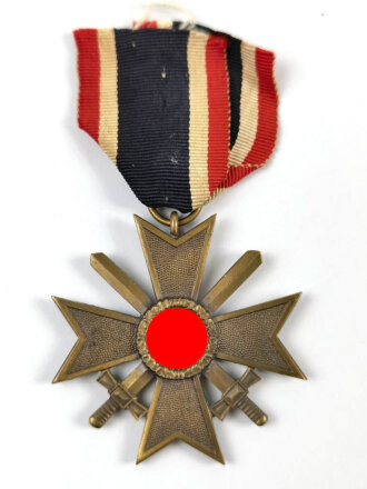 Kriegsverdienstkreuz 2. Klasse 1939 mit Schwertern am Band, Buntmetall