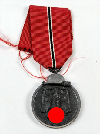 Medaille " Winterschlacht im Osten " am Band,...