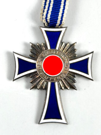 Ehrenkreuz der Deutschen Mutter ( Mutterkreuz ) in Silber am Band