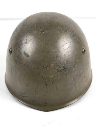 Italien 2. Weltkrieg, Stahlhelm M33 , Originallack und Kinnriemen. Stärker getragenes Stück