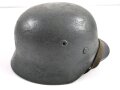 Heer, Stahlhelm Modell 1940. In allen Teilen originales und zusammengehöriges Stück Q64, in der Zeit dick graugrün überstrichen