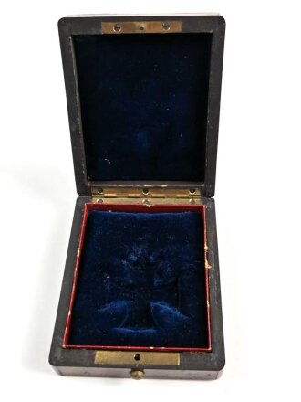 Etui für ein Eisernes Kreuz 1,Klasse 1914. Das Etui alt, die Inlays vermutlich neuzeitlich. Einzelstück aus Sammlungsauflösung