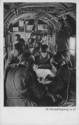 Ansichtskarte "Im Hörsaalflugzeug Ju 52"