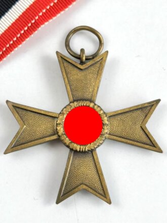 Kriegsverdienstkreuz 2. Klasse 1939 ohne Schwerter mit Bandabschnitt, Buntmetall