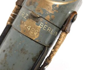 1.Weltkrieg Grabenperiskop von Goerz Berlin. Klare Durchsicht, Verstellung einwandfrei, mit dem zugehörigen Regenschutzdeckel. Gesamtlänge 70cm