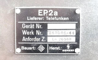 Telefunken Empfänger EP.2a Ln 26588. Originallack, Optisch einwandfrei, Funktion nicht geprüft. Mit dem dazugehörigen Deckel