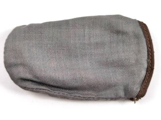 Tasche für ein Paar Ersatzgläser für die Kradmelderbrille der Wehrmacht, gehört in der Hülle vorne in den Aufbewahrungskasten.. Guter Zustand