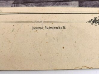 Hessen, 2 Grossformatige Fotos eines von Angehörigen im 1. Großh. Hess. Leibgarde Infanterie Regiment Nr. 115 Darmstadt. Maße 35 x 41 und 49 x 59cm