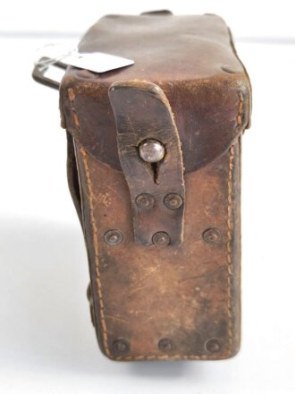 1.Weltkrieg, Behälter zum Fernglas 08 von Busch Rathenow. Ungereinigtes Stück