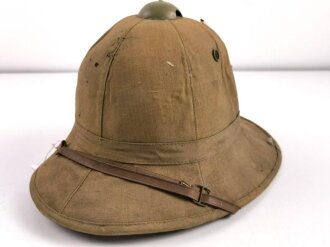 Italien, Tropenhelm Modell 1940. Ungetragenes Stück mit Lagerschaden, ungereinigt. Kopfgrösse 56