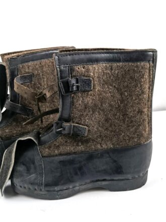 Paar Überschuhe für die Winterfront, wurden über den normalen Stiefeln z.B. auf Wache getragen.Ungetragenes Paar