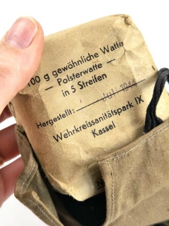 100g gewöhnliche Watte - Polsterwatte in 5 Streifen - in Tasche, gehört so in den Verbandkasten der Wehrmacht