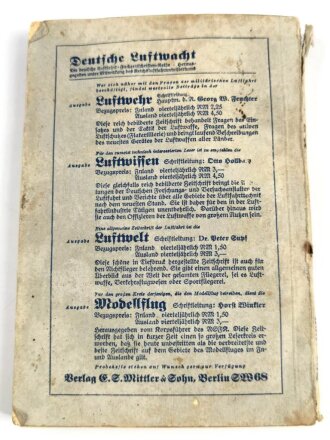 "Der Dienstunterricht in der Luftwaffe", Jahrgang 1940, 300 Seiten, stark gebraucht, ca. DIN A5