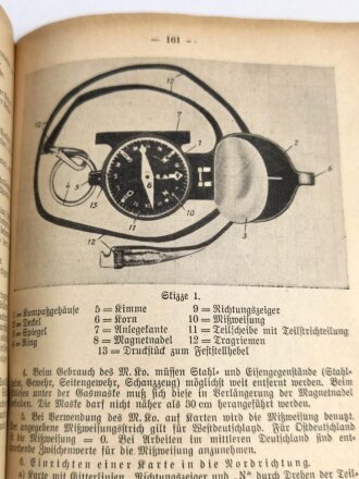 "Der Dienstunterricht in der Luftwaffe", Jahrgang 1940, 300 Seiten, stark gebraucht, ca. DIN A5