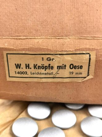 Wehrmacht, Knopf 19mm für zum Beispiel Offiziersfeldbluse. Sie erhalten ein ( 1 ) ungetragenes Stück aus der originalen Umverpackung