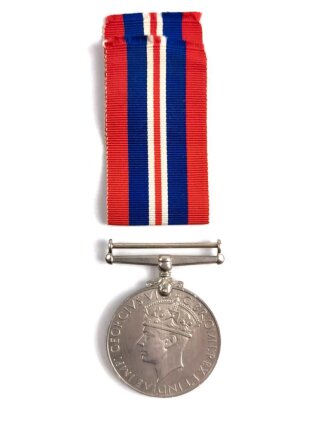 Großbritannien, 1939-1945 British WWII War Medal, in shipping envelope dated 1951