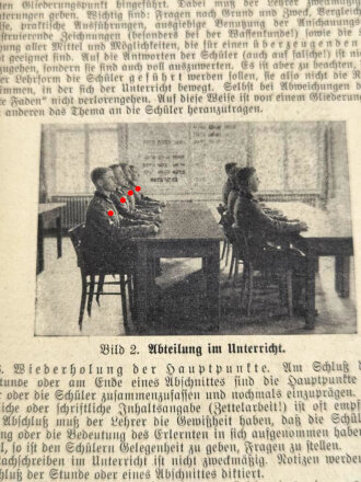 "Der Dienstunterricht im Heere, Ausgabe für den Schützen der Schützenkompanie" Jahrgang 1940, 332 Seiten, mehrere Seiten geklebt, stark gebraucht