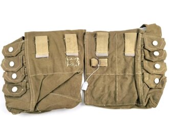 Paar Koppeltaschen für Pioniere der Wehrmacht. Ungetragenes Paar in sehr gutem Zustand, der Verbindungsriemen entfernt. Variante mit weißen Druckknöpfen