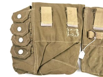 Paar Koppeltaschen für Pioniere der Wehrmacht. Ungetragenes Paar in sehr gutem Zustand, der Verbindungsriemen entfernt. Variante mit weißen Druckknöpfen