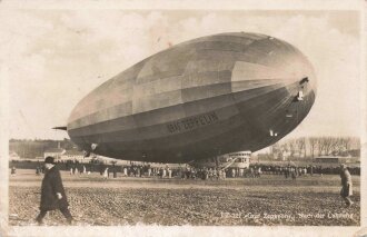 Ansichtskarte " LZ 127 Graf Zeppelin nach der Landung"